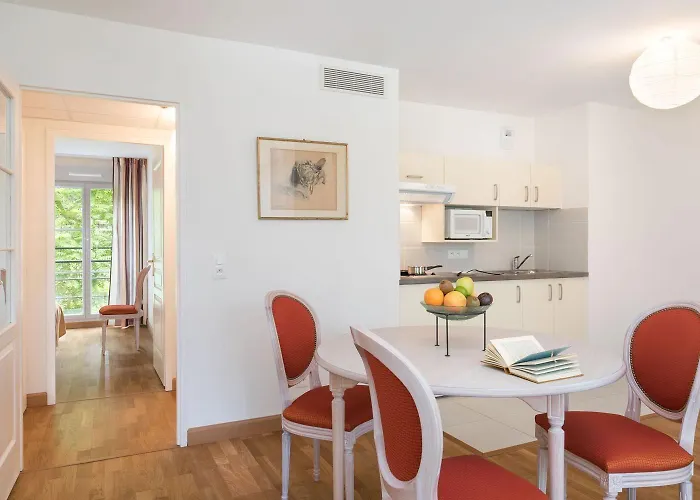 Medicis Les Petites Roches 3* Dijon