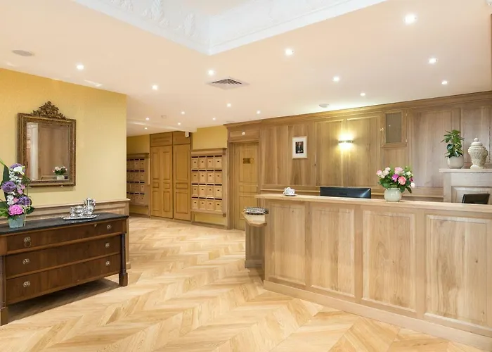 Medicis Les Petites Roches Aparthotel